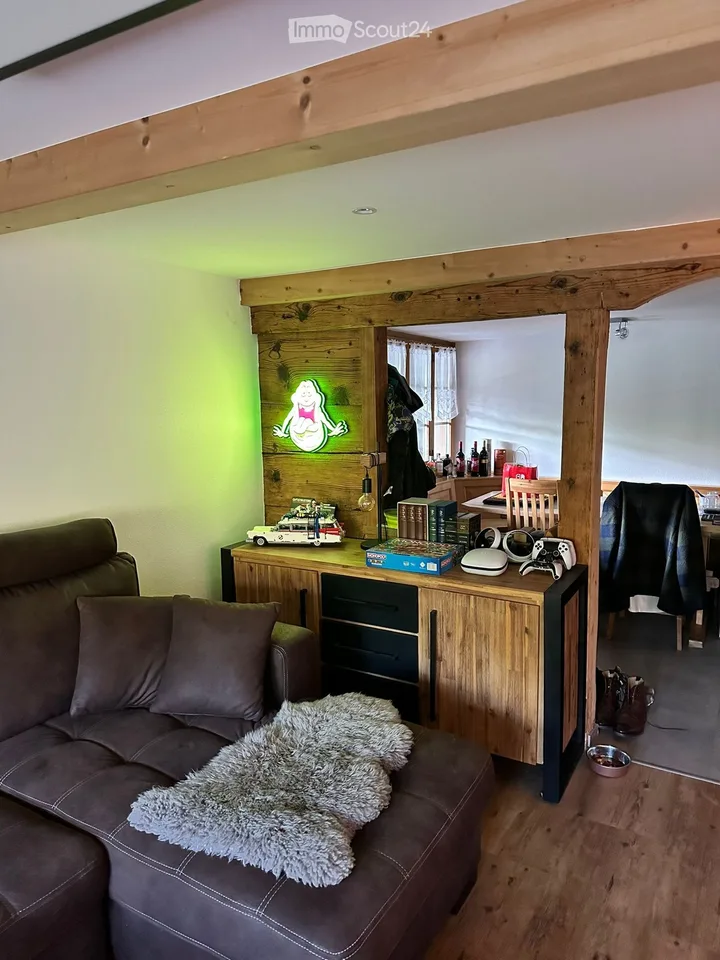 Charmant appartement 4.5 pièces dans un immeuble ancien avec balcon à Teuffenthal près de Thun – photo 2 sur 15
