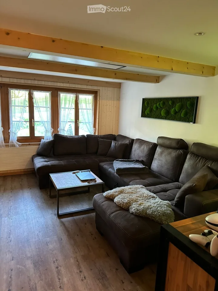 Charmant appartement 4.5 pièces dans un immeuble ancien avec balcon à Teuffenthal près de Thun – photo 5 sur 15