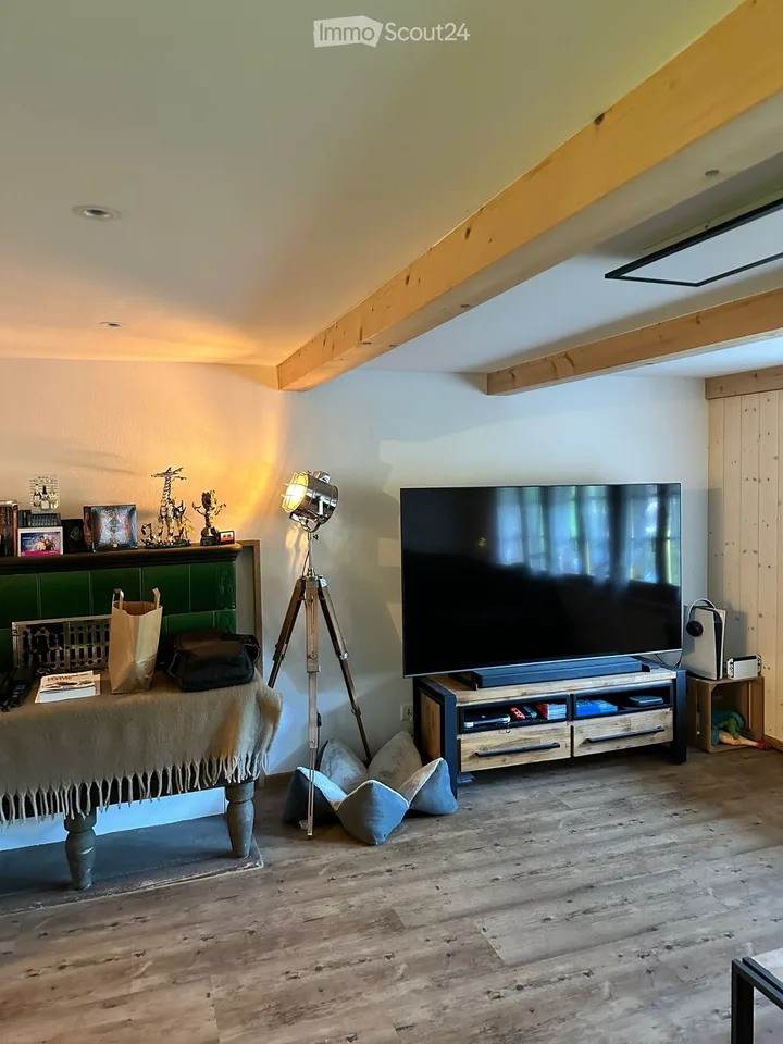 Charmant appartement 4.5 pièces dans un immeuble ancien avec balcon à Teuffenthal près de Thun – photo 3 sur 15