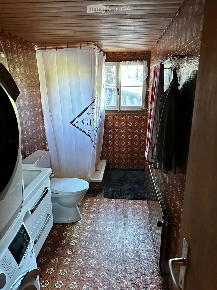 Charmant appartement 4.5 pièces dans un immeuble ancien avec balcon à Teuffenthal près de Thun – photo 12 sur 15