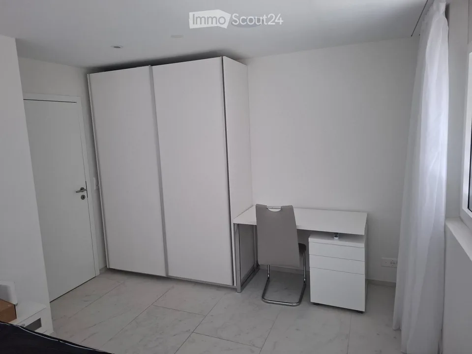 WG-Zimmer in Berikon Studio mit eigenem Bad, 1. Monat gratis – Foto 5 von 5