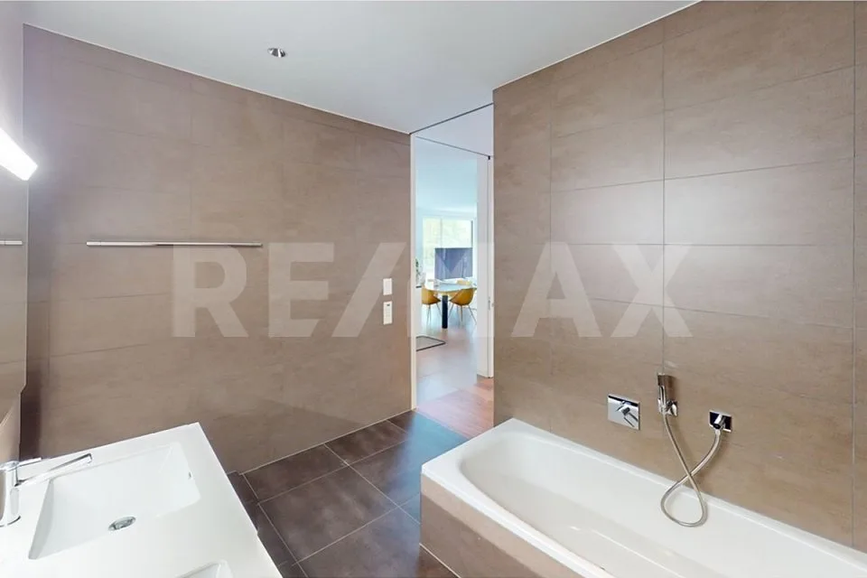 Luxuriöse Wohnung mit grosser Terrasse und Seesicht in Hergiswil – Foto 9 von 12