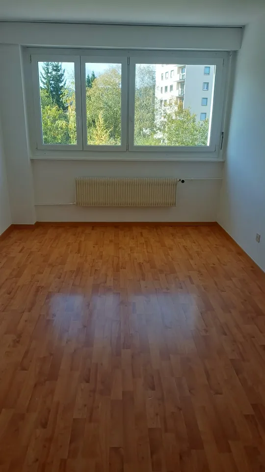 Helles 4-Zimmer-Wohnung mit Balkon! – Foto 8 von 14