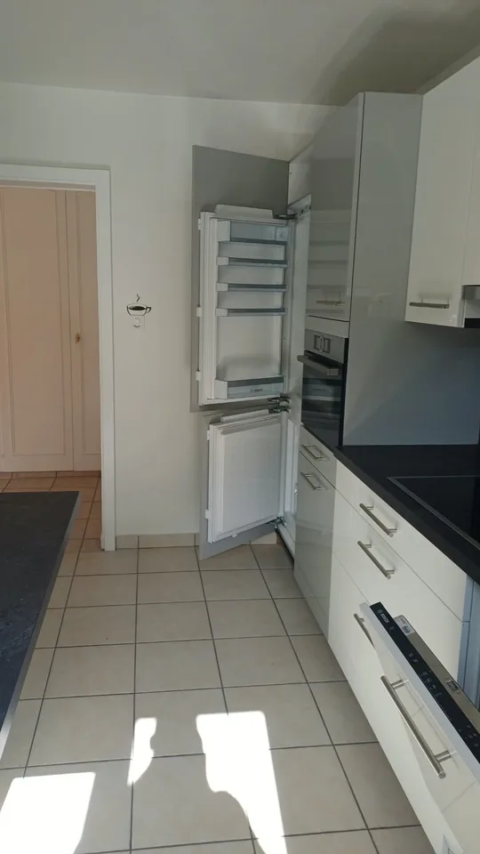 Helles 4-Zimmer-Wohnung mit Balkon! – Foto 3 von 14