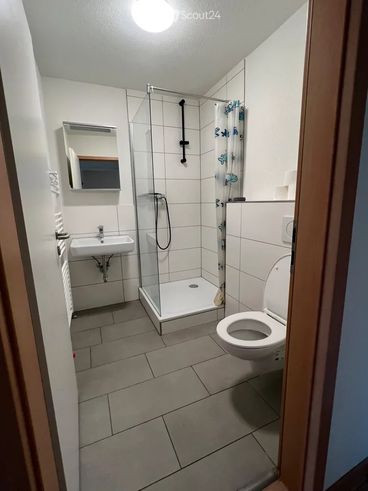 Helles, möbliertes Zimmer mit Balkon Wildegg – Foto 4 von 4