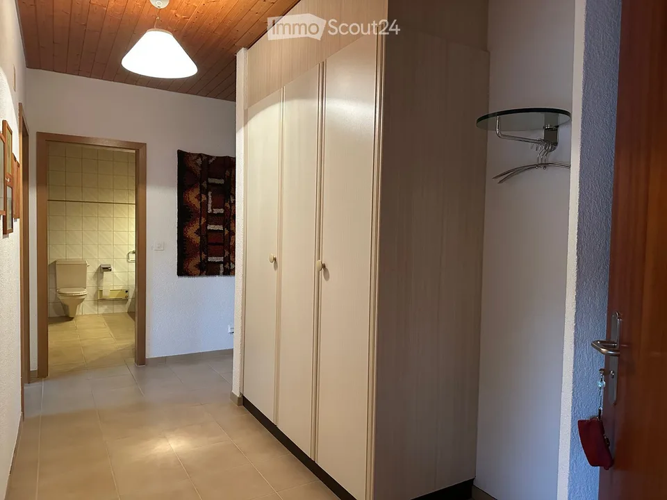 3 1/2 Zimmer Dachwohnung an bevorzugter Wohnlage mit Einzelgaragenbox, abschliessbar – Foto 17 von 24