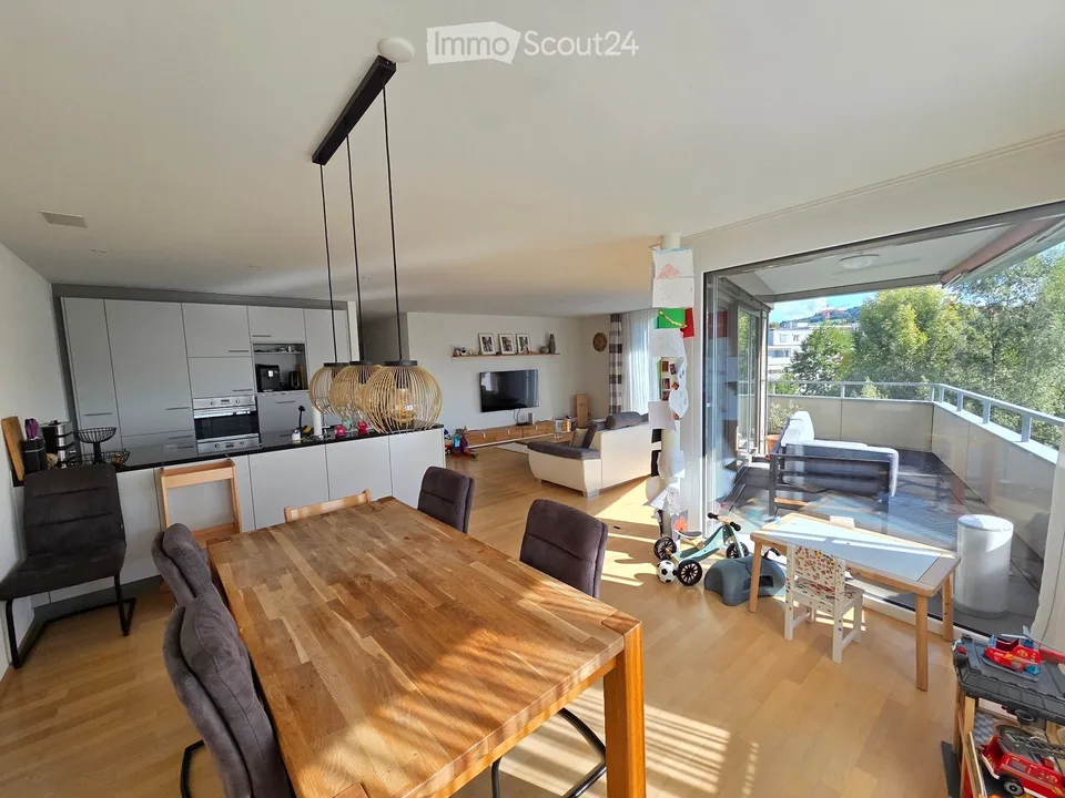grosszügige 4.5-Zimmer-Wohnung ca 140m2 in Gossau SG – Foto 2 von 5