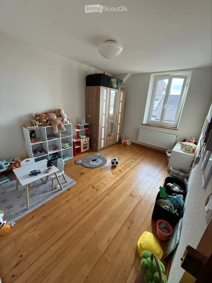 Charmantes 4-Zimmer-Wohnung mit großem Garten – Foto 4 von 5