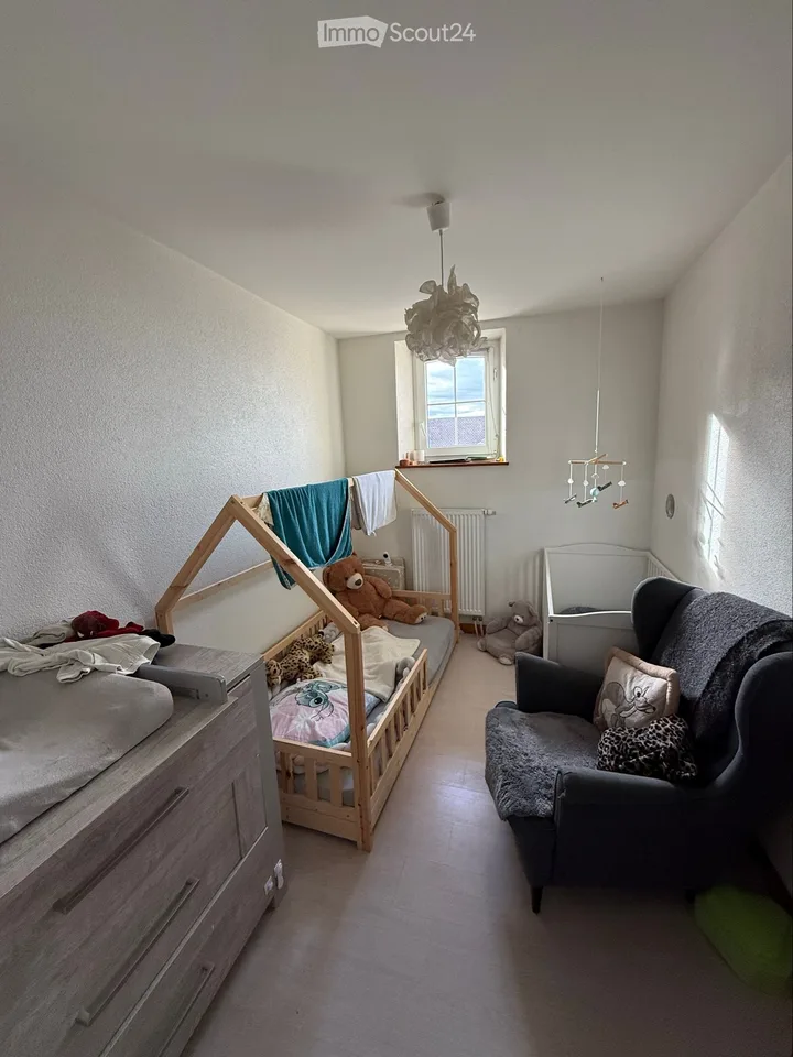 Charmantes 4-Zimmer-Wohnung mit großem Garten – Foto 5 von 5