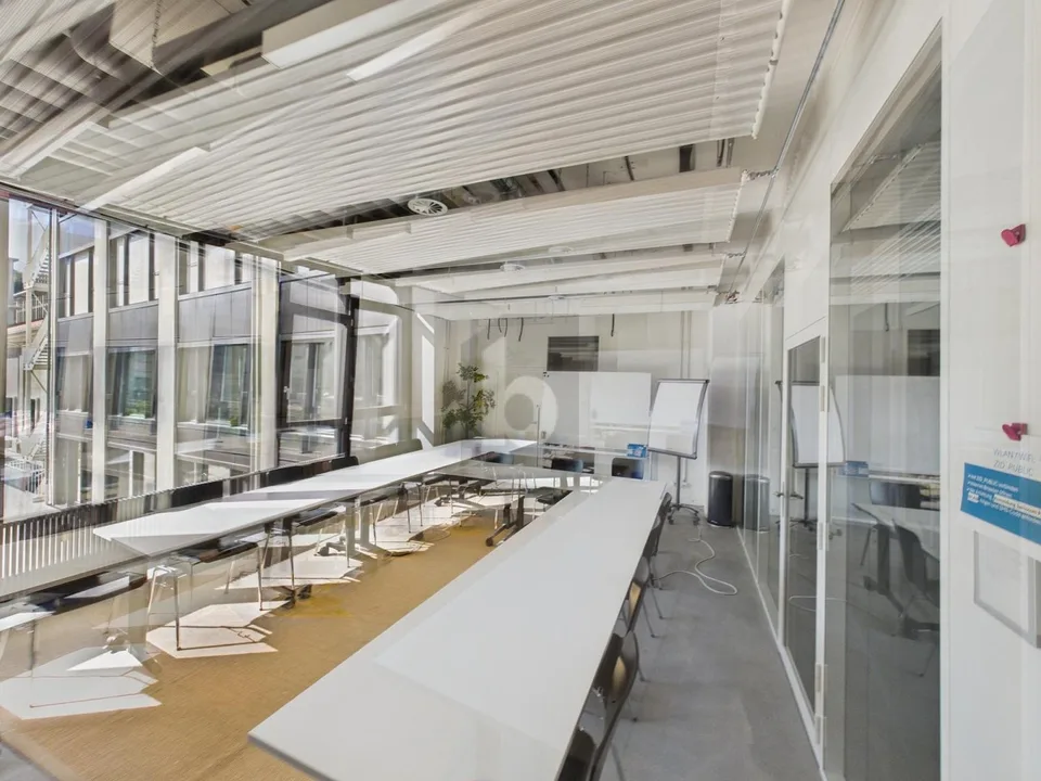 GROSSZÜGIG, MODERN UND VIELSEITIG NUTZBAR – Foto 2 von 5