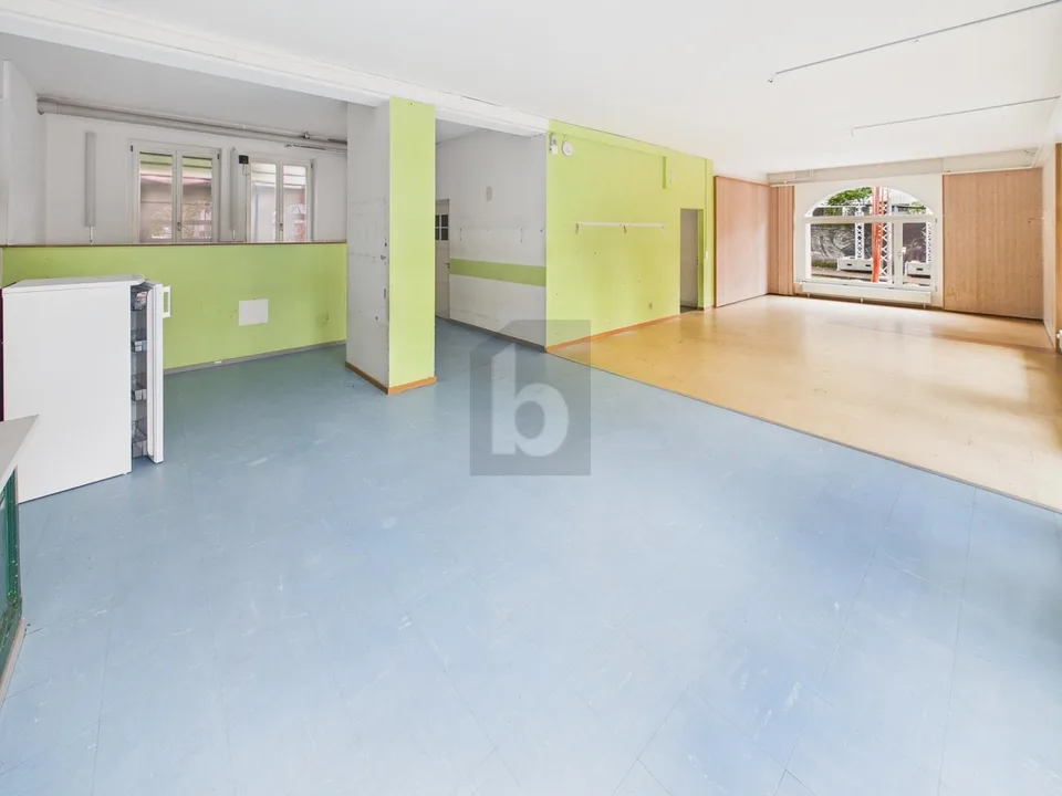SPACIOUS WITH FLEXIBLE USE – photo 2 of 6