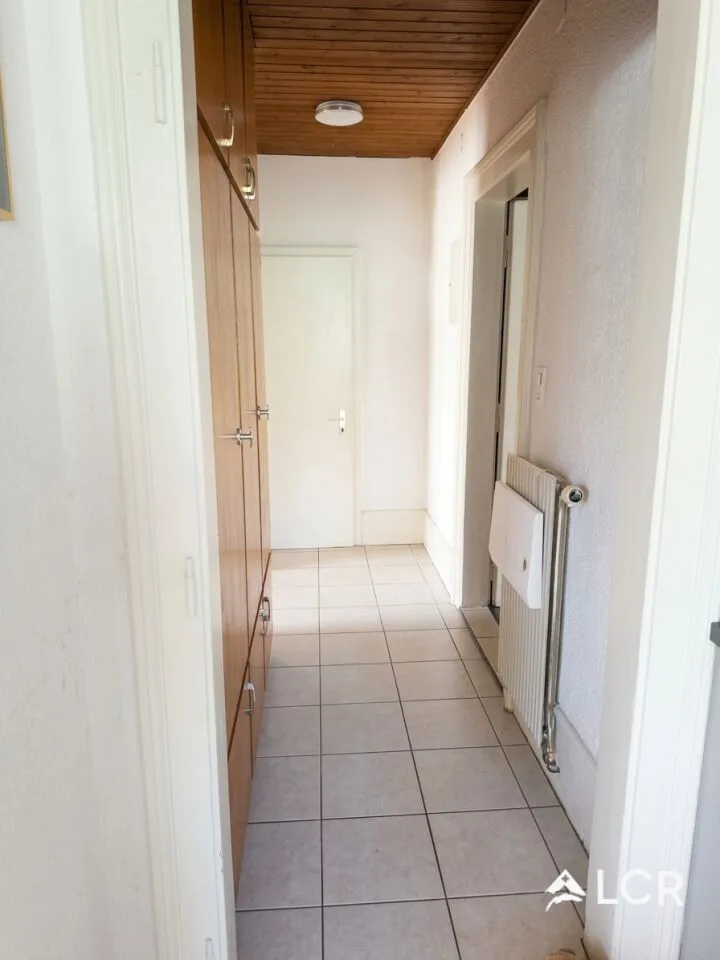 Helles 4-Zimmer-Wohnung mit Gemeinschaftsgarten und Parkplatz - CHF 1'350.- inklusive – Foto 8 von 8