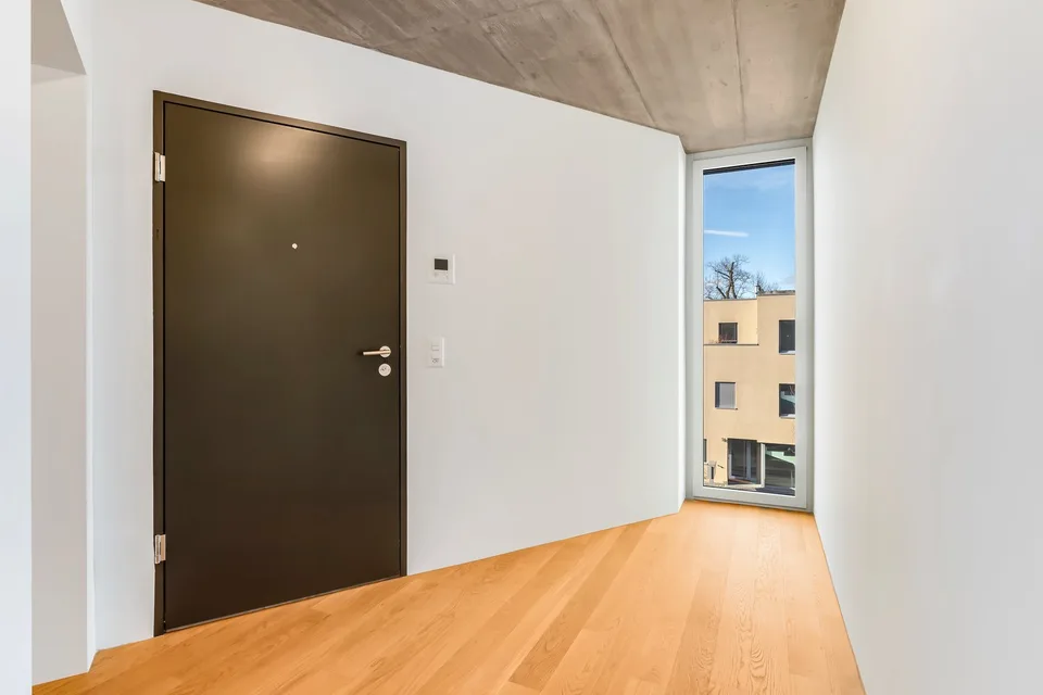 Appartement mansardé moderne sans obstacle avec deux terrasses spacieuses – photo 15 sur 20