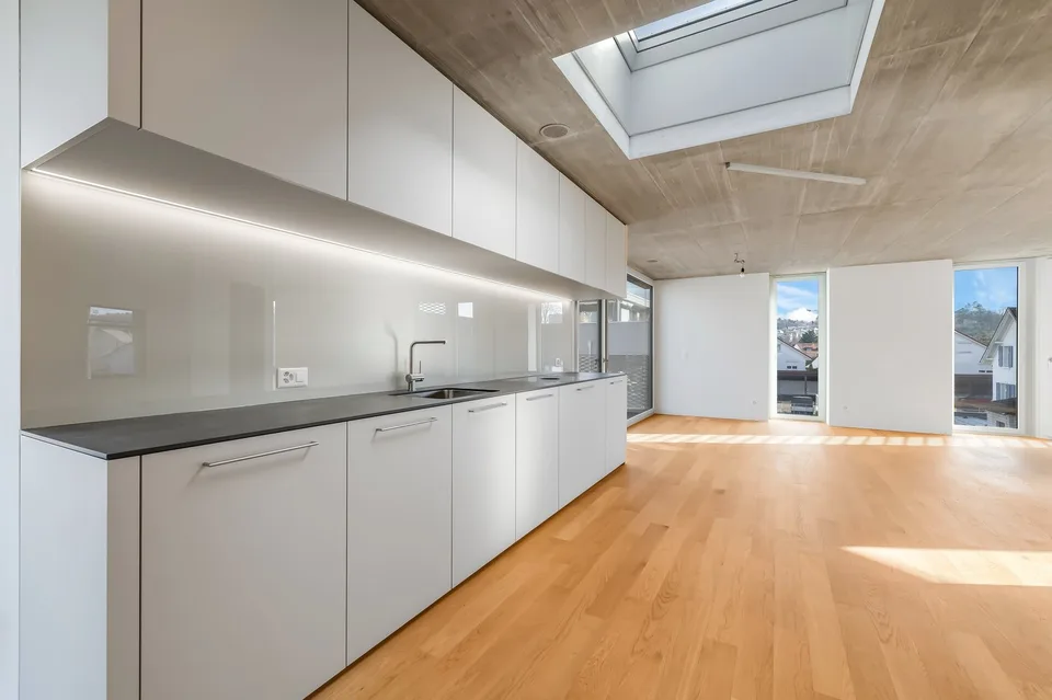 Appartement mansardé moderne sans obstacle avec deux terrasses spacieuses – photo 9 sur 20