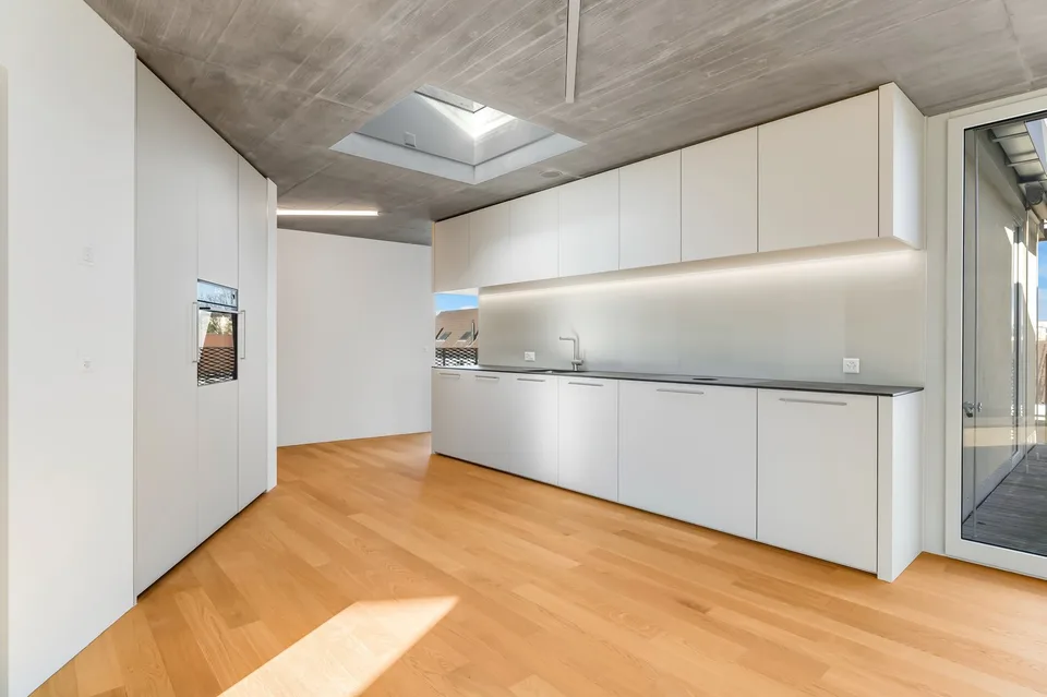Appartement mansardé moderne sans obstacle avec deux terrasses spacieuses – photo 8 sur 20