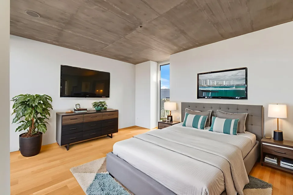 Appartement mansardé moderne sans obstacle avec deux terrasses spacieuses – photo 14 sur 20