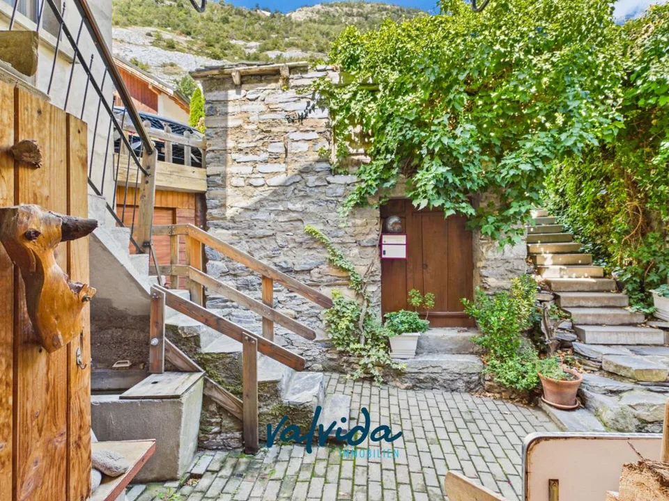 Grosszügige 5.5-Zimmerwohnung im Herzen von Hohtenn – Foto 2 von 14