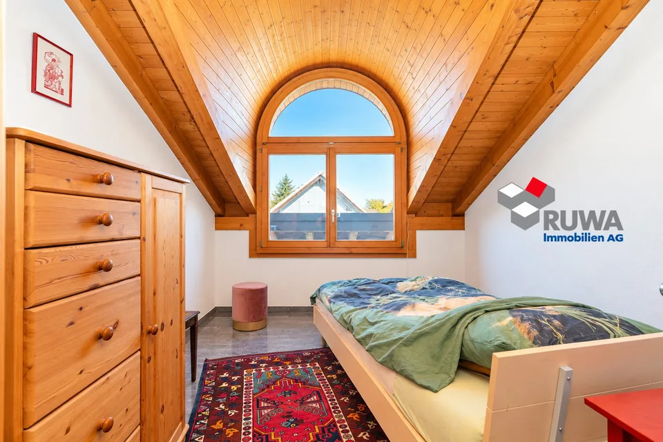 Ampio appartamento mansardato di 3,5 locali con galleria e balcone – La tua nuova casa a Wynigen – foto 8 di 17