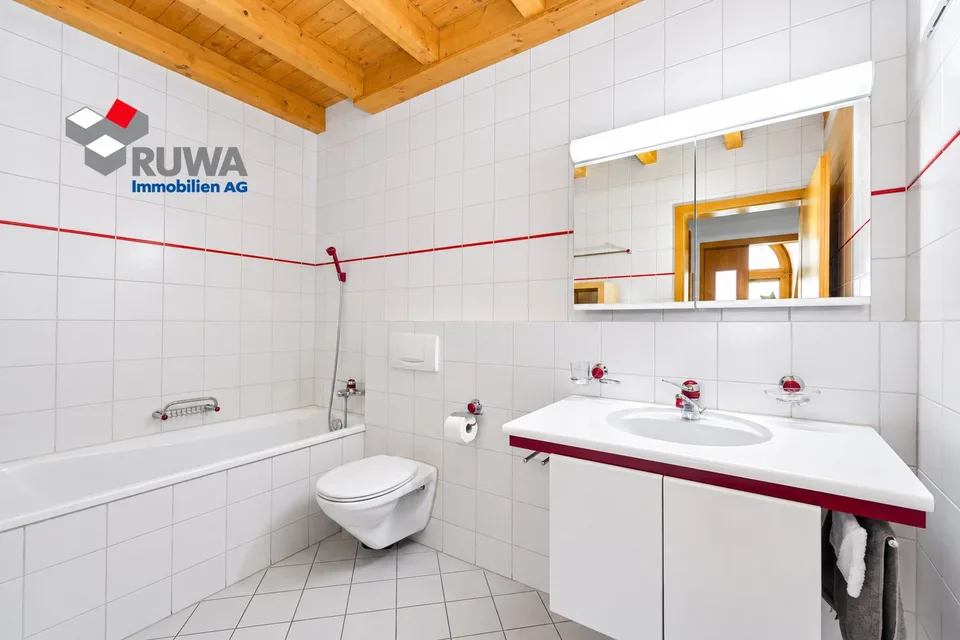 Ampio appartamento mansardato di 3,5 locali con galleria e balcone – La tua nuova casa a Wynigen – foto 11 di 17