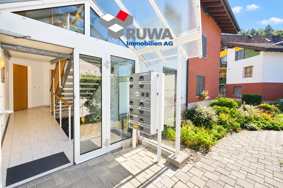 Ampio appartamento mansardato di 3,5 locali con galleria e balcone – La tua nuova casa a Wynigen – foto 2 di 17