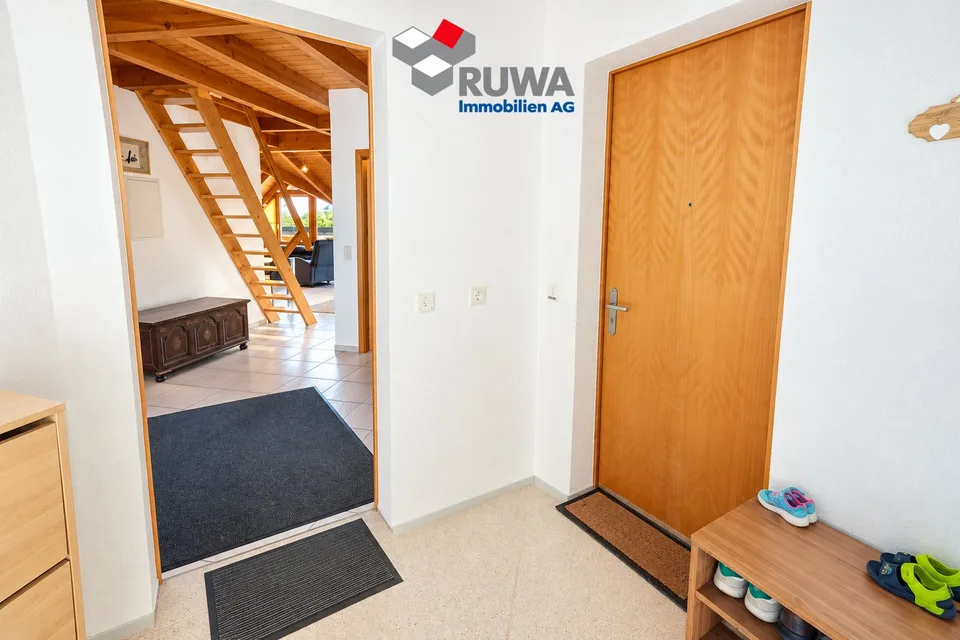 Ampio appartamento mansardato di 3,5 locali con galleria e balcone – La tua nuova casa a Wynigen – foto 3 di 17