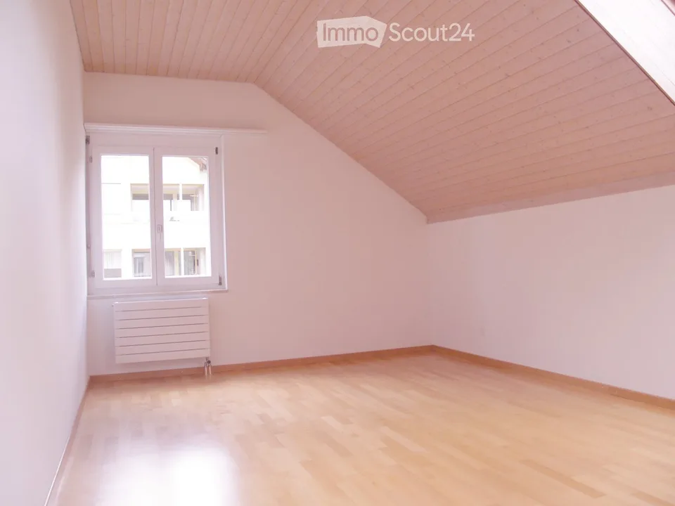 Bright attic maisonette in the center of Teufen – with 2 underground parking spaces – photo 10 of 15