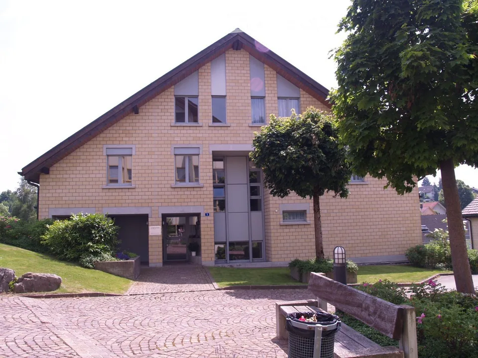 Bright attic maisonette in the center of Teufen – with 2 underground parking spaces – photo 2 of 15