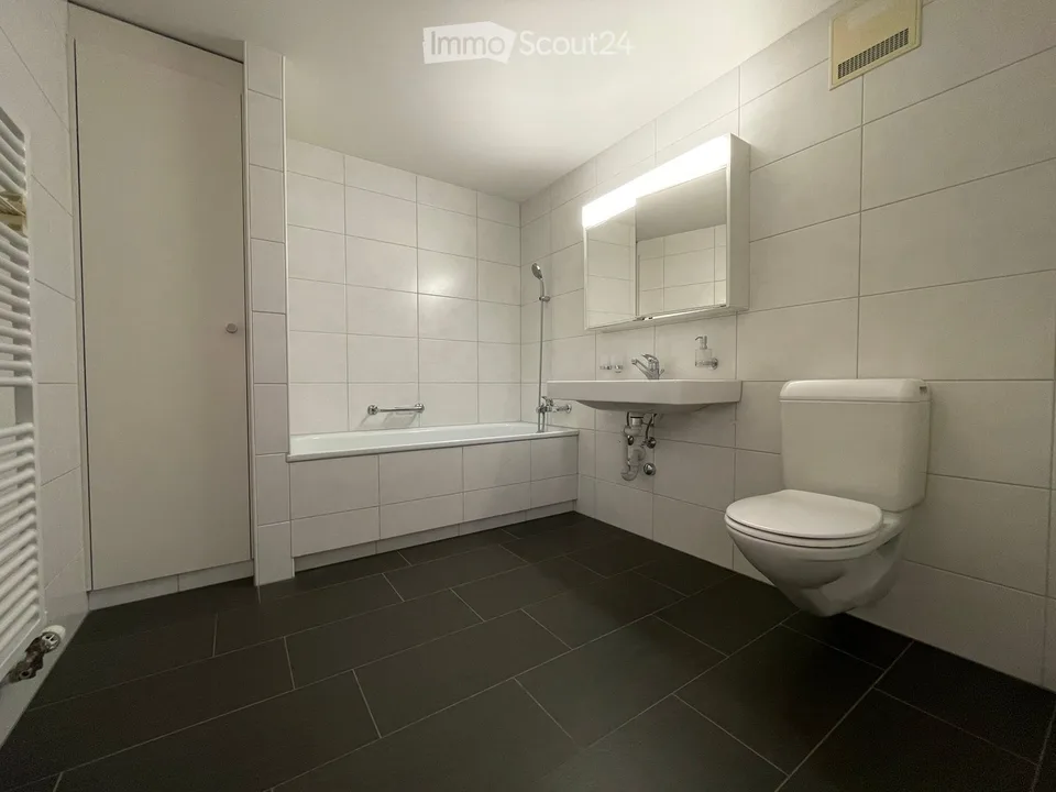 Bright attic maisonette in the center of Teufen – with 2 underground parking spaces – photo 11 of 15