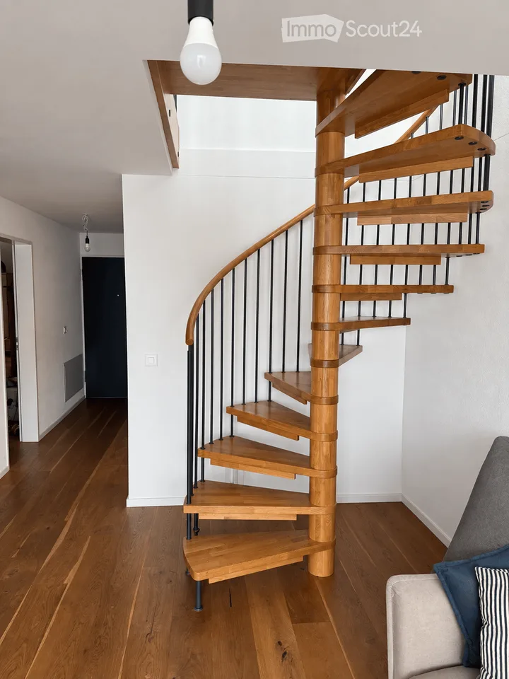 Attraktive 4.5-Zimmer-Maisonette-Wohnung mit grosser Terrasse in Kloten – Foto 6 von 12