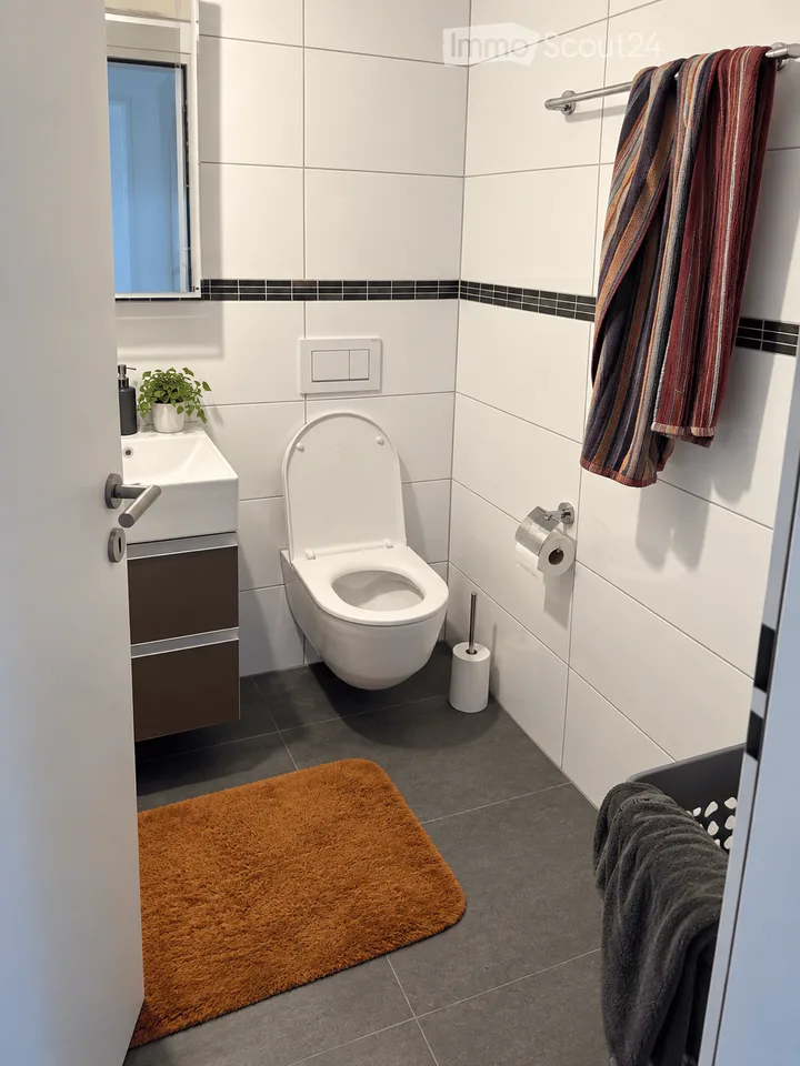 Attraktive 4.5-Zimmer-Maisonette-Wohnung mit grosser Terrasse in Kloten – Foto 8 von 12