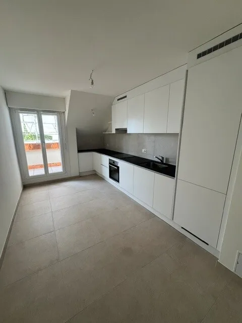 Appartamento completamente ristrutturato di 4 locali n. 32 al 3° piano – foto 3 di 12