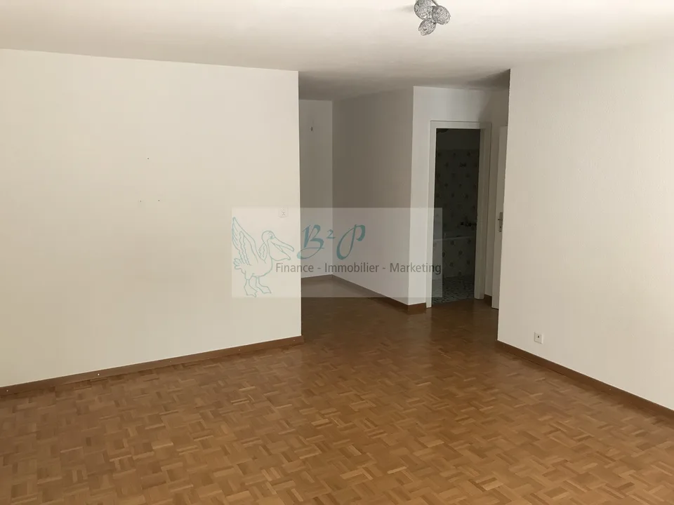 Bel appartement de 3.5 pièces dans un quartier calme et verdoyant. – Foto 4 von 6