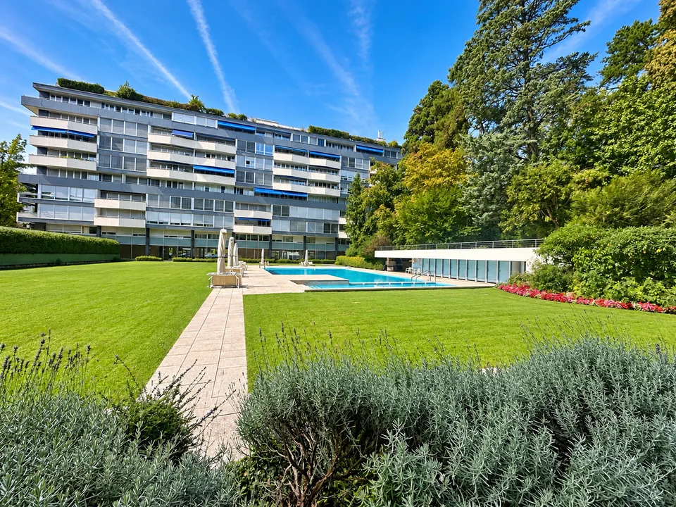 RARE: spacieux appartement de 4.5 pièces avec terrasse et piscine/ unique 2 bedroom unit – Foto 12 von 14