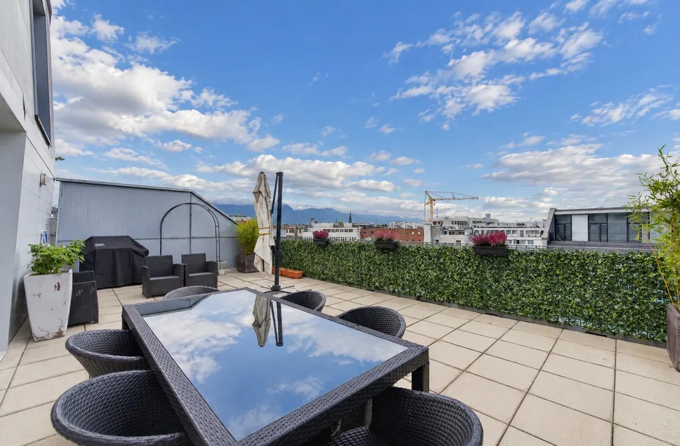 Magnifico attico in duplex con 79 m² di terrazze nel Petit-Saconnex – foto 4 di 13