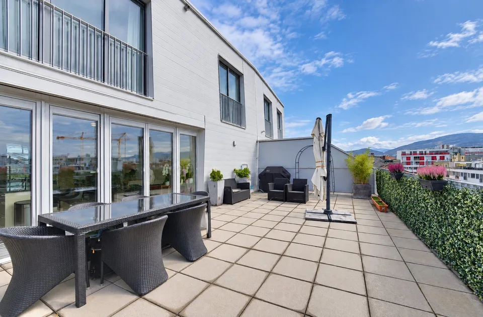 Magnifico attico in duplex con 79 m² di terrazze nel Petit-Saconnex – foto 3 di 13
