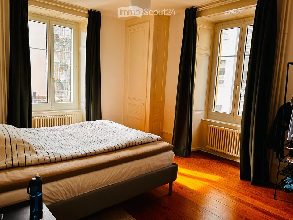 Wohnung mit 4.5 Zimmern und 100m2 in der Nähe des Bahnhofs – Foto 3 von 5