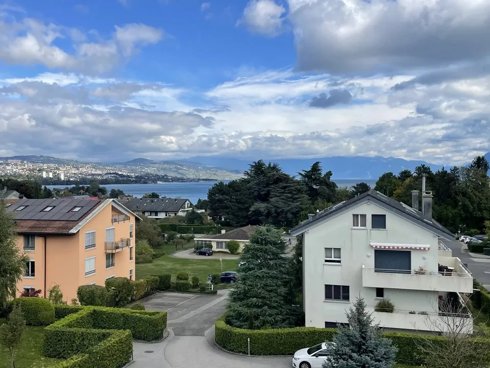 Duplex-Penthouse mit 6,5 Zimmern und Seeblick in St-Sulpice – Foto 3 von 13