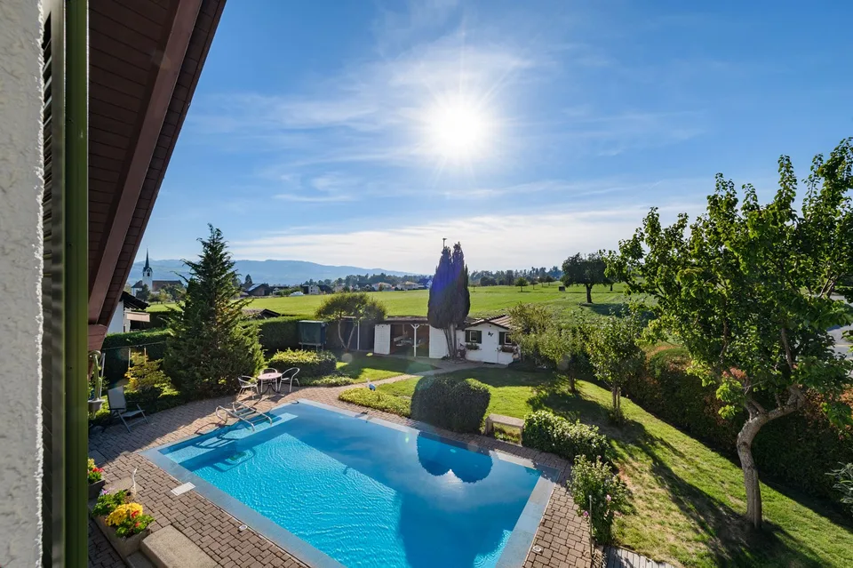 La tua nuova casa - casa di 6,5 locali con piscina e appartamento separato vicino al Lützelsee – foto 6 di 19