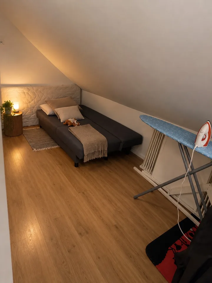 Grosszügige 2.5-Zimmer-Dachwohnung mit ausgebautem Dachboden in Hinteregg – Foto 9 von 9