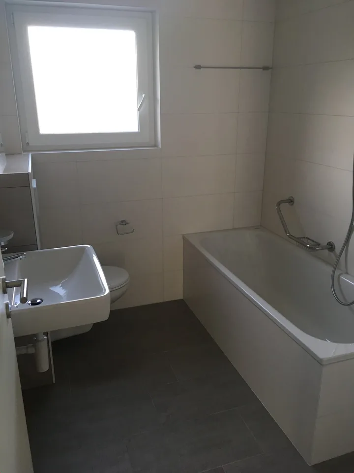VOTRE MAGNIFIQUE 2.5 PIECES RECENT AVEC SA BELLE TERRASSE - 1 PARKING INT. + 1 PARKING EXT. INCLUS – photo 6 sur 7