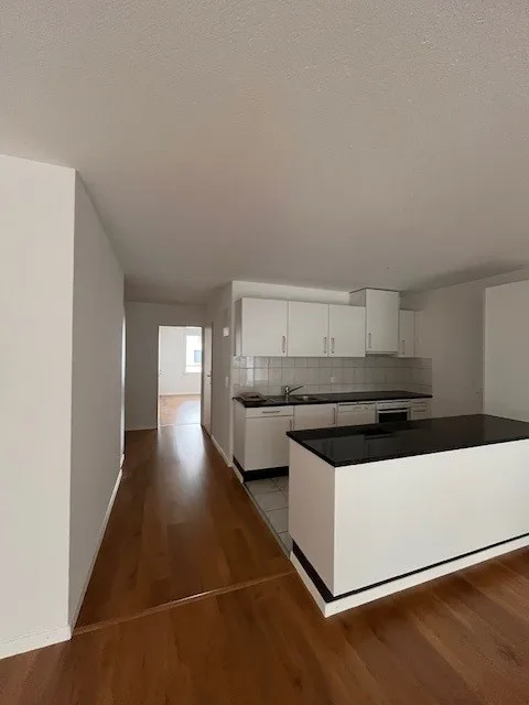 Bright 4.5-room apartment – photo 2 of 6