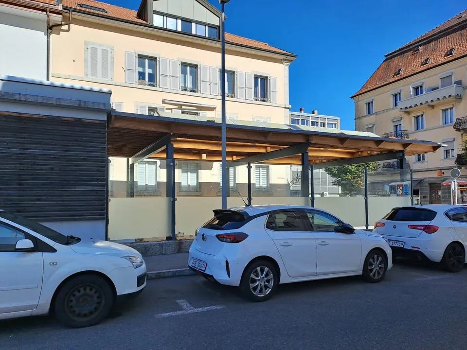 Großer ebenerdiges Gewerbeobjekt mit großer Überdachung – Foto 14 von 15