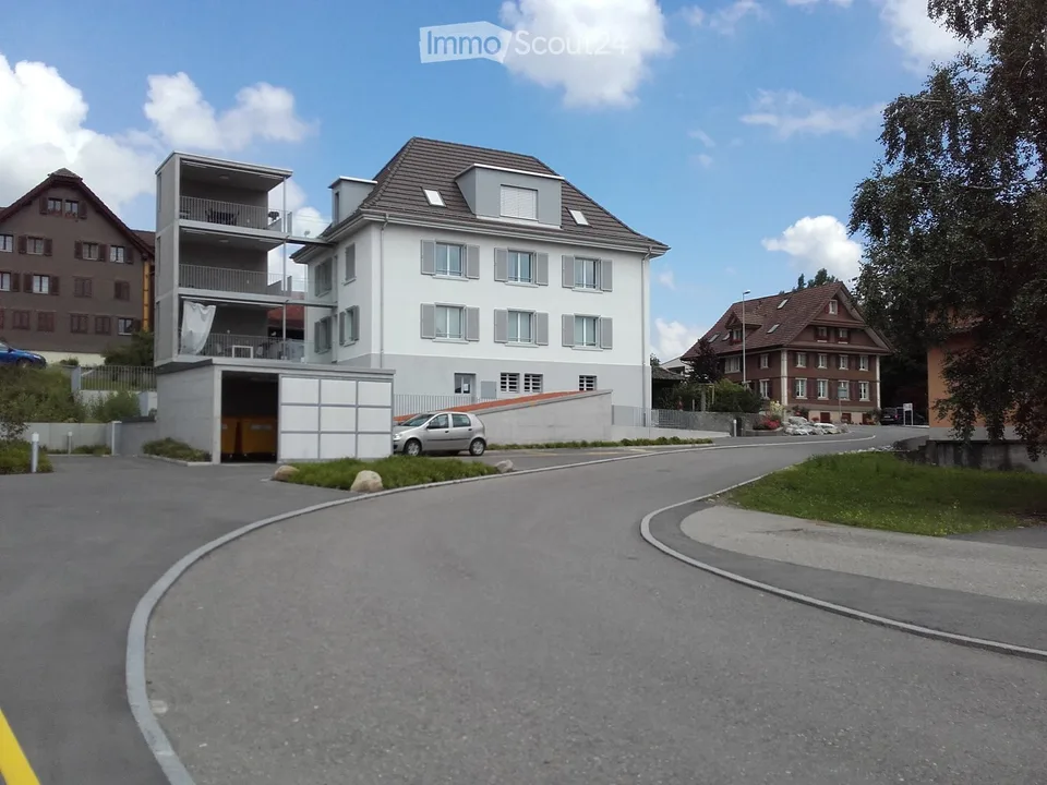 Charmant appartement 3.5 pièces, 1er étage, environ 112 m2 avec balcon sur tour de balcon – photo 18 sur 18