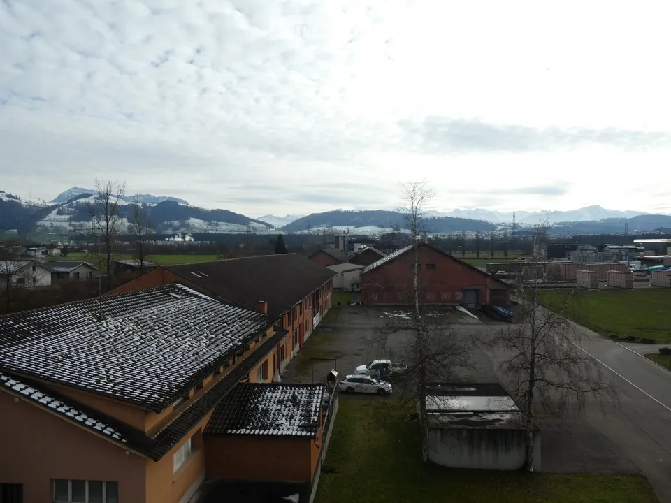 Charmant appartement 3.5 pièces, 1er étage, environ 112 m2 avec balcon sur tour de balcon – photo 11 sur 18