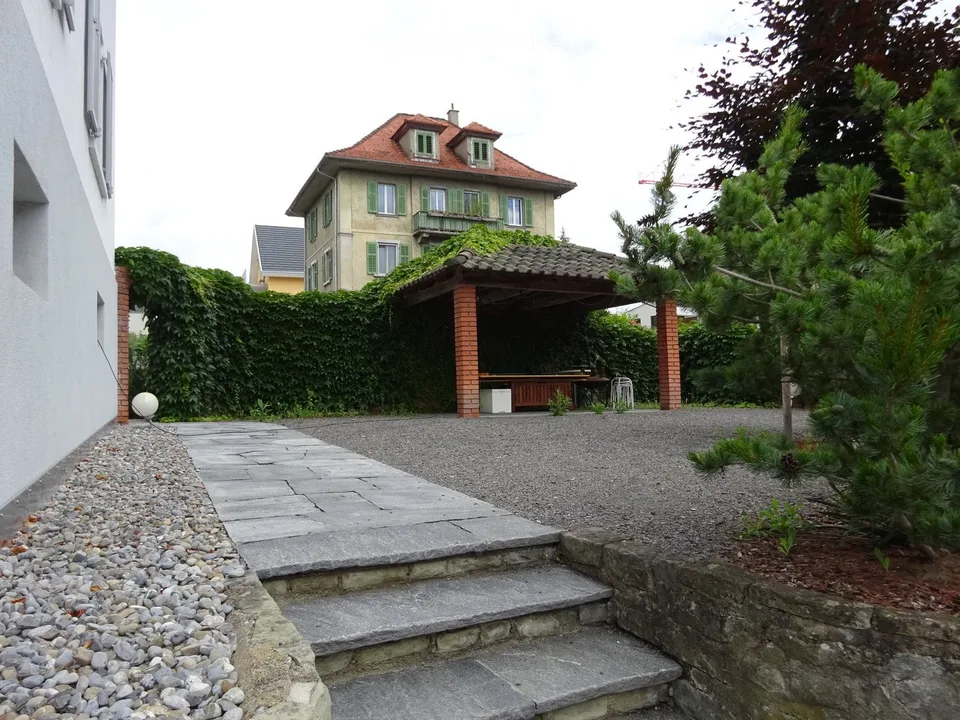 Charmant appartement 3.5 pièces, 1er étage, environ 112 m2 avec balcon sur tour de balcon – photo 17 sur 18