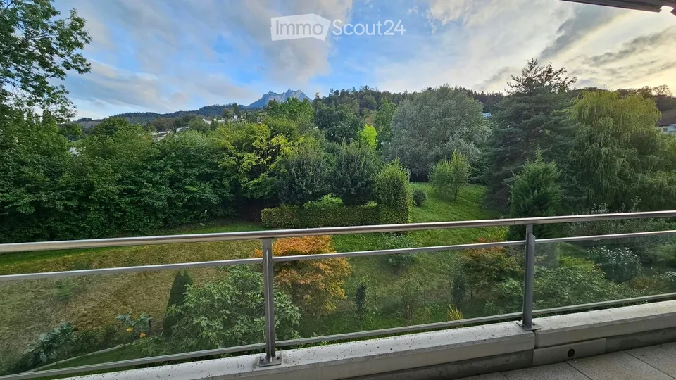 Helle 3.5-Zimmer-Wohnung mit sehr schöner, unverbaubarer Aussicht und modernem Komfort in Kriens – Foto 8 von 9