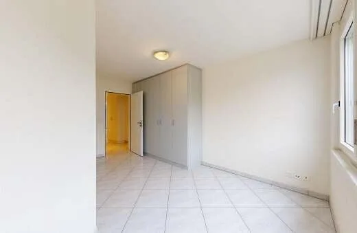 Helle 3.5-Zimmer-Wohnung mit sehr schöner, unverbaubarer Aussicht und modernem Komfort in Kriens – Foto 7 von 9