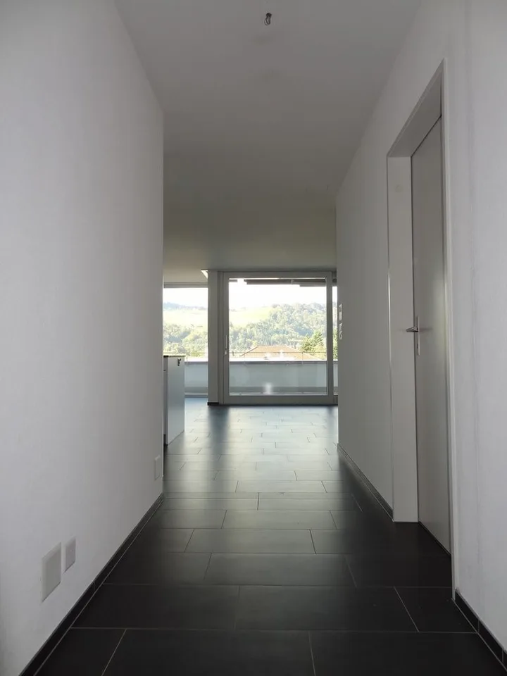 Appartement en attique moderne de 4,5 pièces à Münsingen – photo 5 sur 12