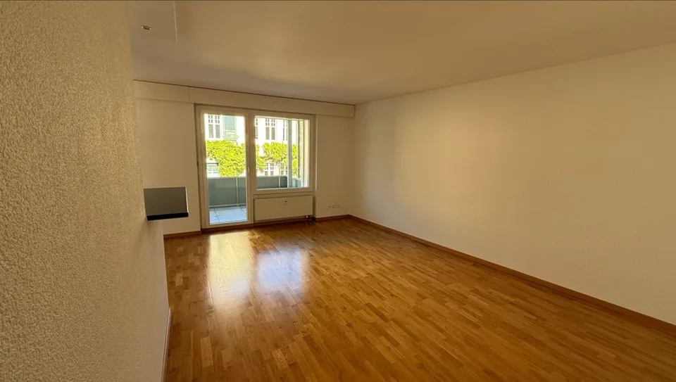 3.5-Zimmer-Wohnung, 1. OG links – Foto 2 von 12
