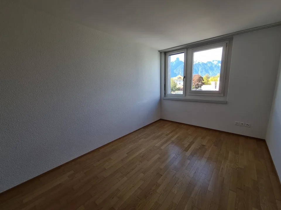 Spacious apartment with mountain panorama! – photo 5 of 9